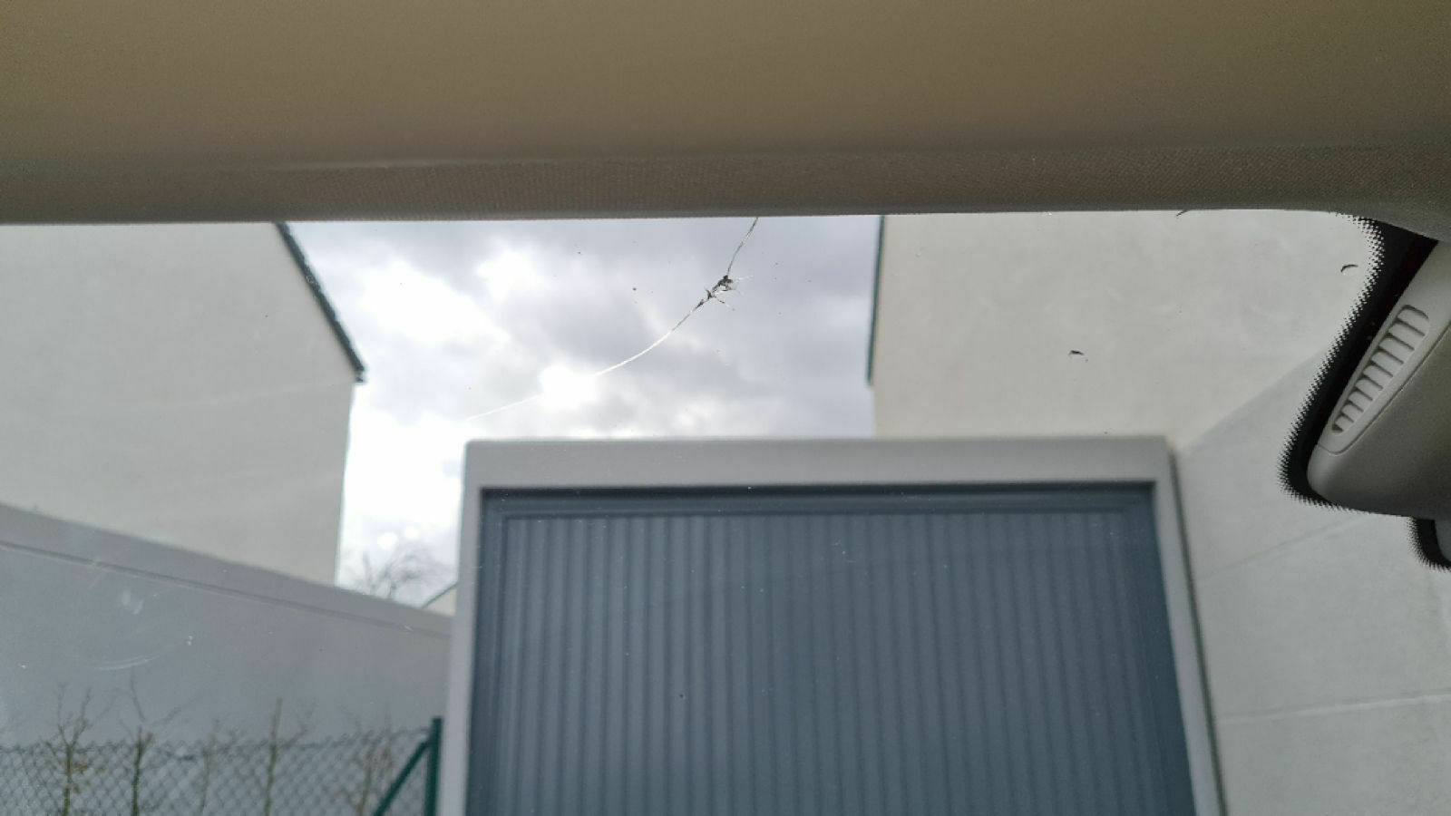 Frage wegen Steinschlag und neuer Scheibe