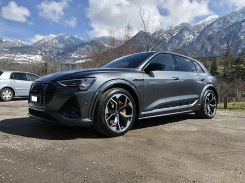 Audi e-tron S in Daytonagrau