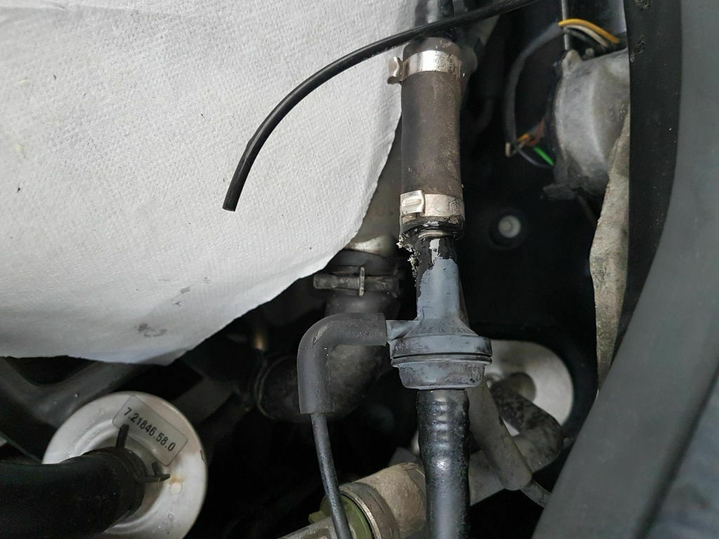 Omega B - X20XEV - Unterdruck-Anschluss am Rückschlagventil zerbrochen.