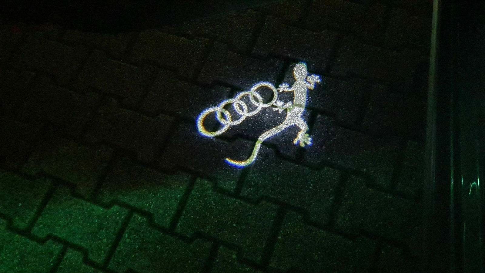 Bodenprojektion Audi Logo