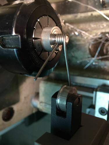 Wickeln einer Türgrifffeder