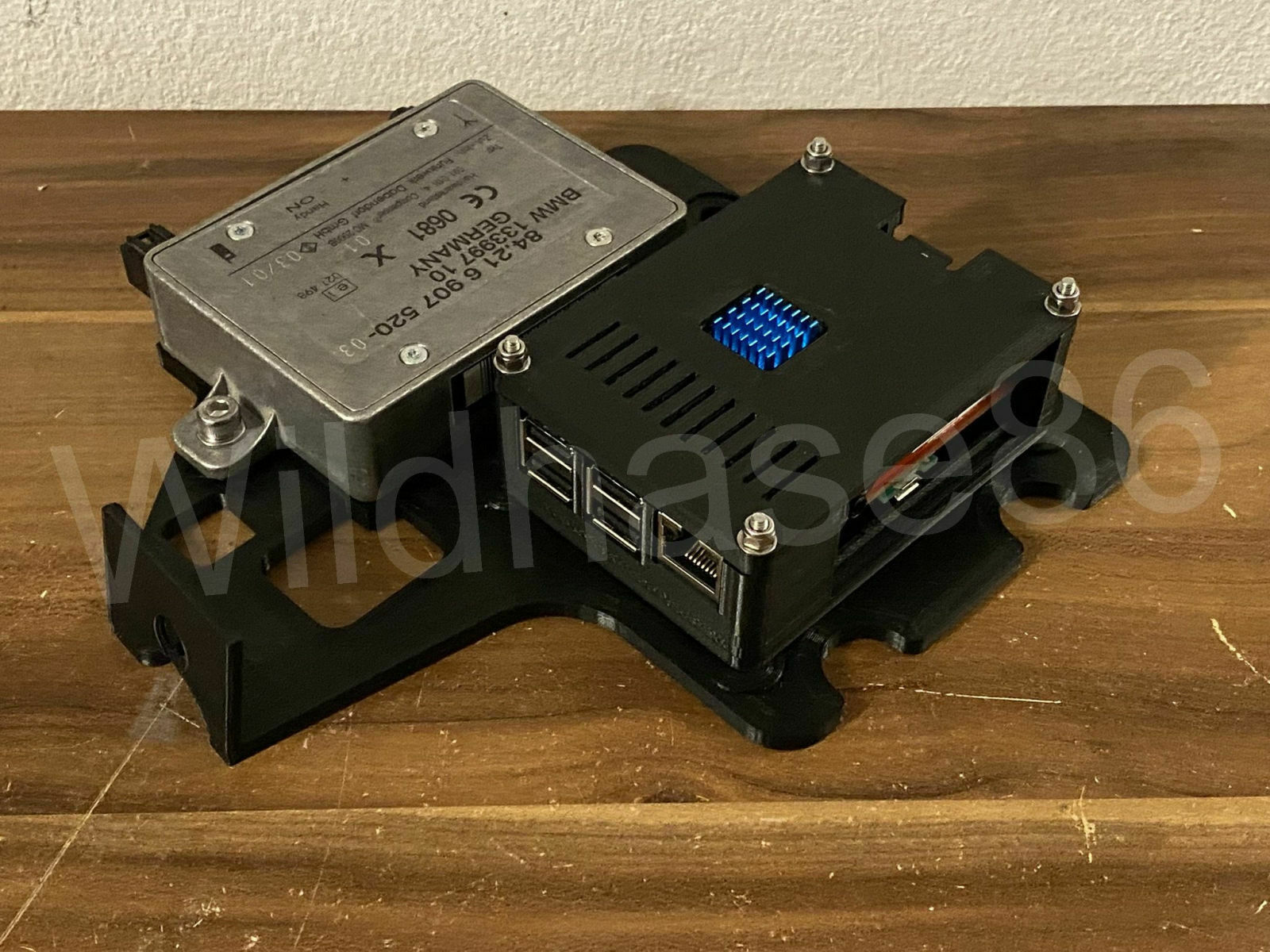 Fertiges Gehäuse für Raspberry und Kompensator