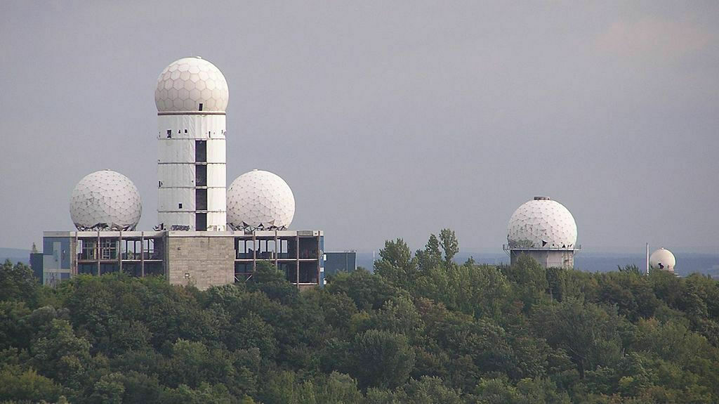 1024px-teufelsberg-ehem-radaranlage