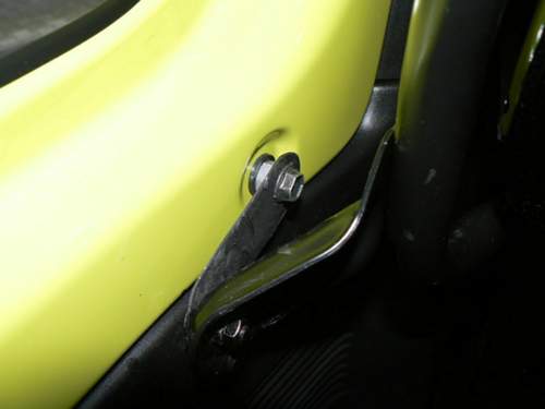 Gitter, mittlerer Befestigungspunkt