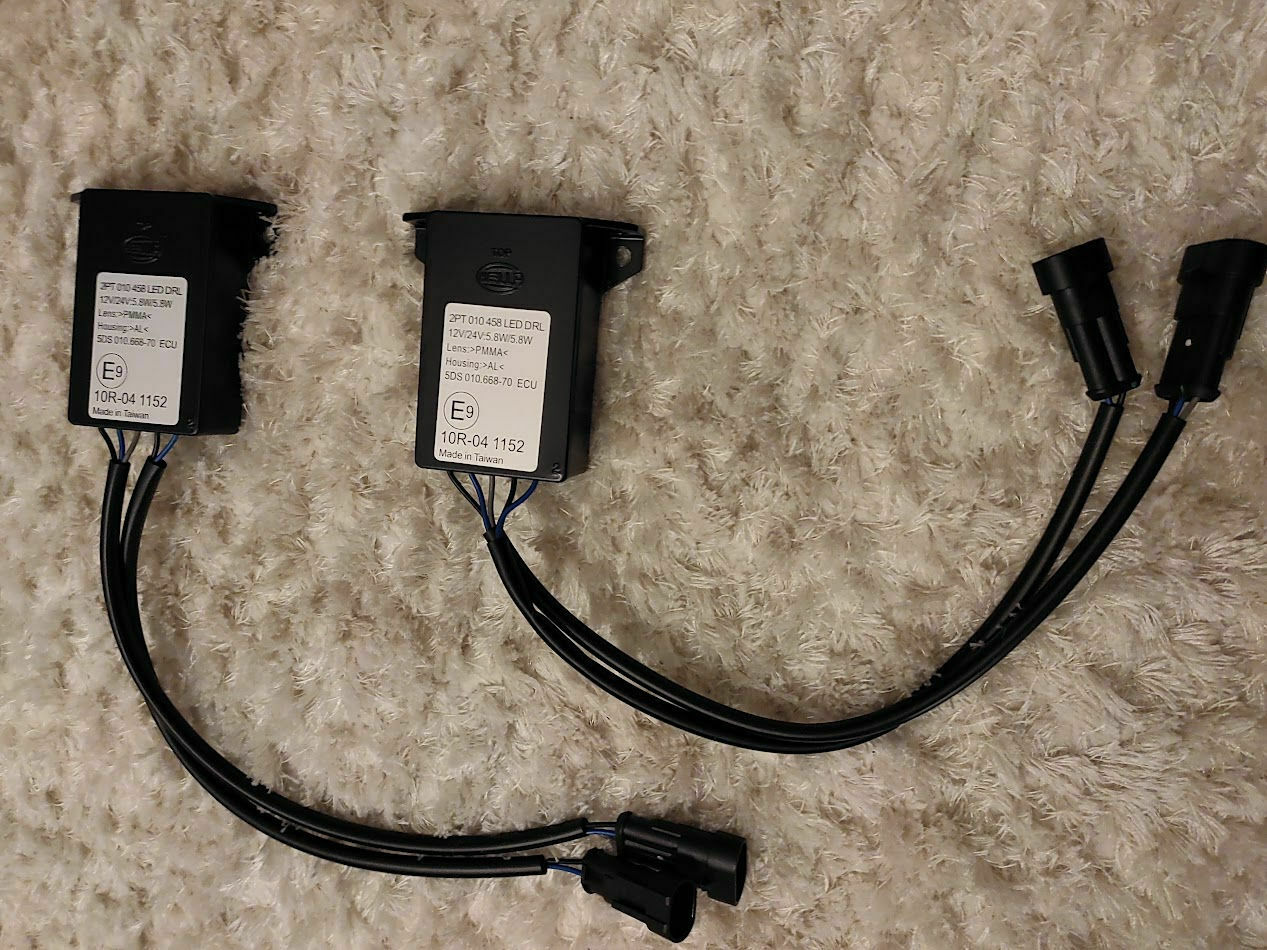 HELLA 2PT 010 458-751 LED-Dagrijverlichtingsset - LEDayFlex - 24/12V - Rond - Inbouw - Lenskleur: Transparent - Kabel: 120mm - Voertuigfront - Set