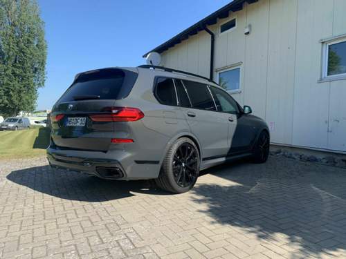 Dravitgrau bei Sonne