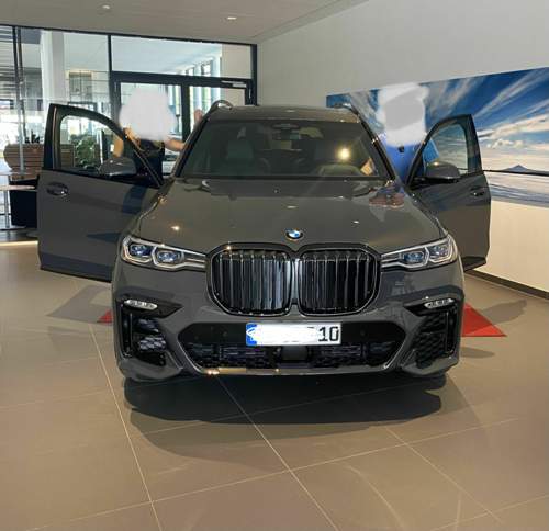 Dravitgrau im Autohaus?