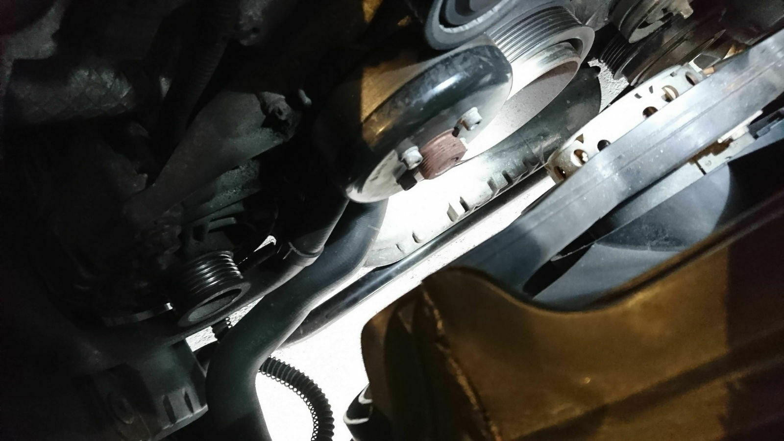 2. Die defekte Riemenscheibe nach Keilri