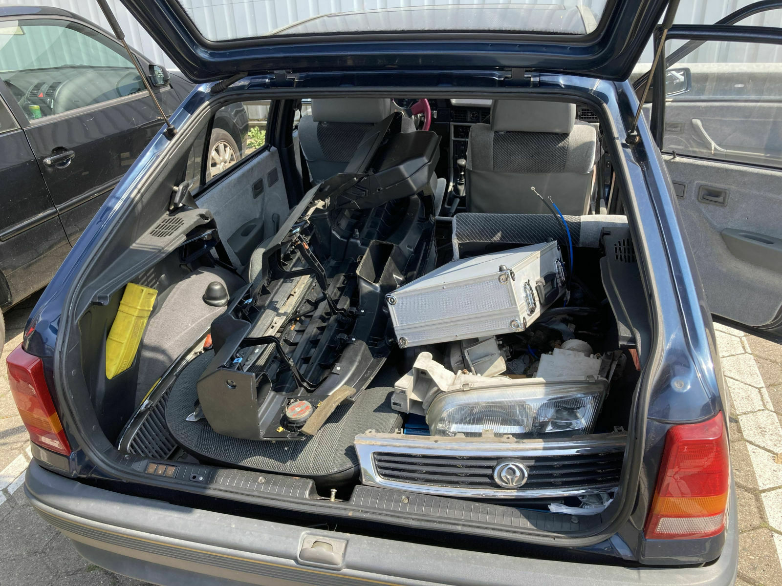 b26d8944-0110-4fad-a47c-16e728e978b9