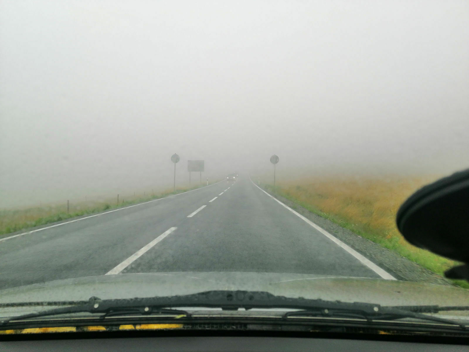 Der Schrottplatz - Spiegelsymmetrisch des Showrooms