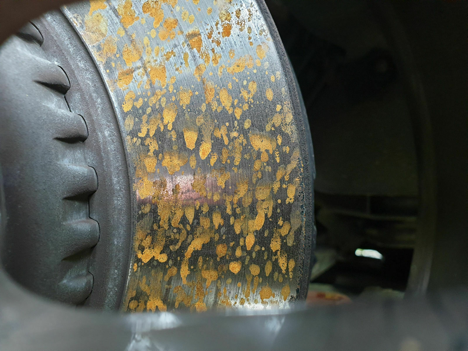 "Standuhr-Problem": Wie Bremsscheibenrost vermeiden?