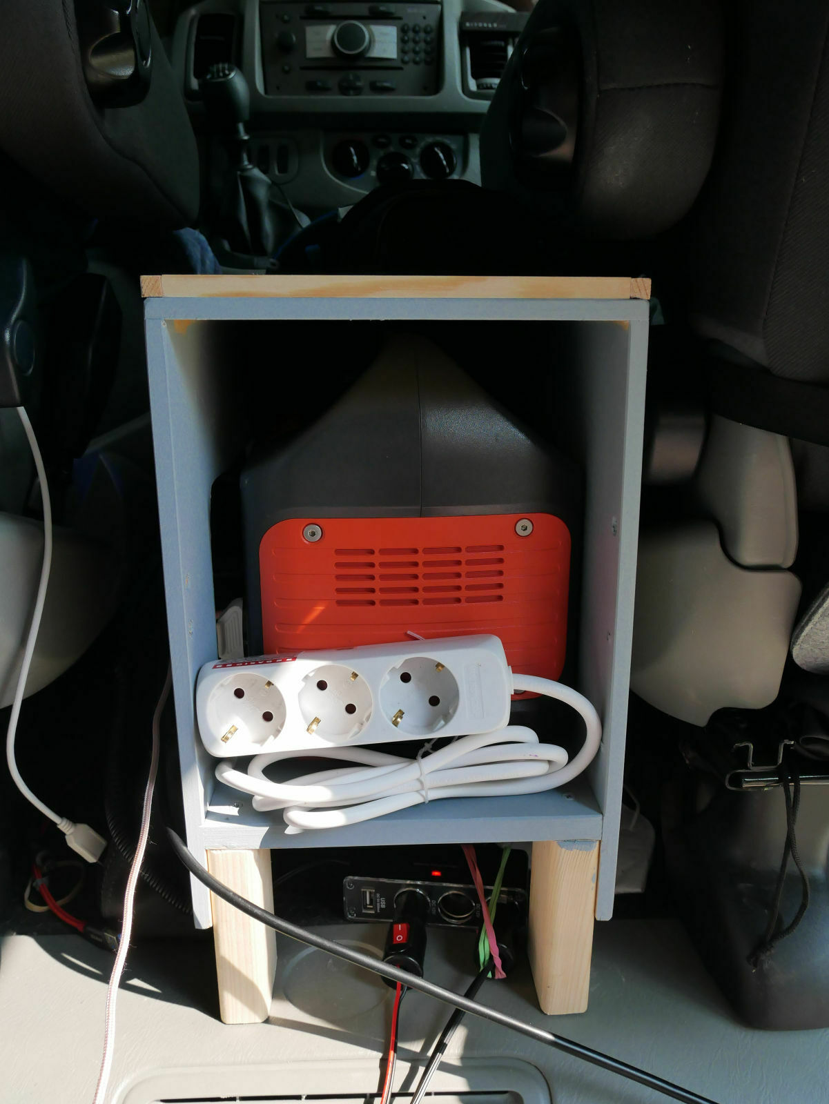 Um- und Ausbau des Opel Vivaro-B und der baugleichen Fahrzeuge zum Campingbus - eine Ideensammlung