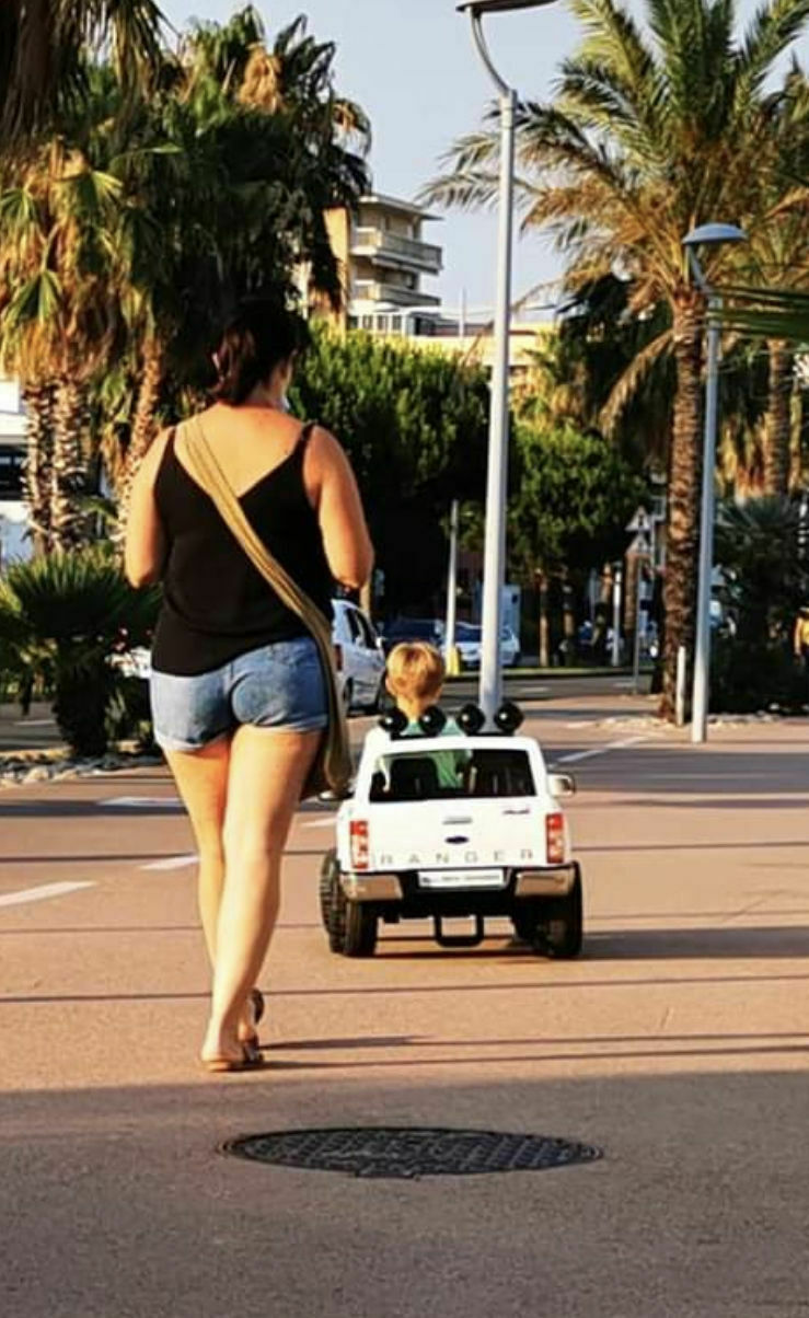 Der Schrottplatz - Spiegelsymmetrisch des Showrooms