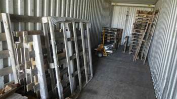 20210717-holz-paletten-im-container-verstaut