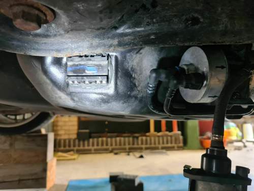 Halter fuer Dosierpumpe.jpg