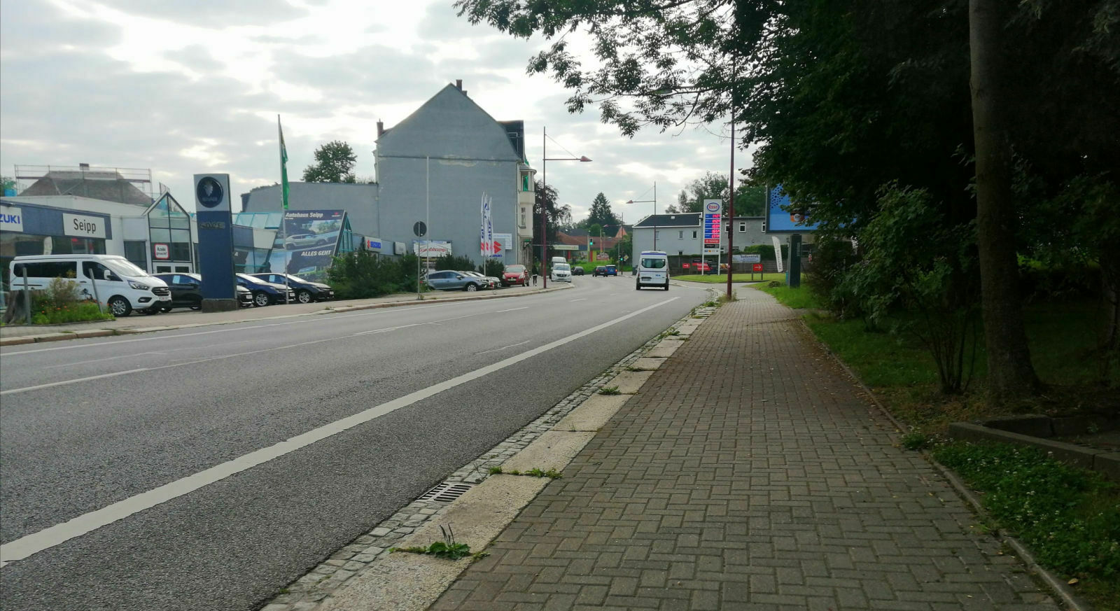 Der Schrottplatz - Spiegelsymmetrisch des Showrooms