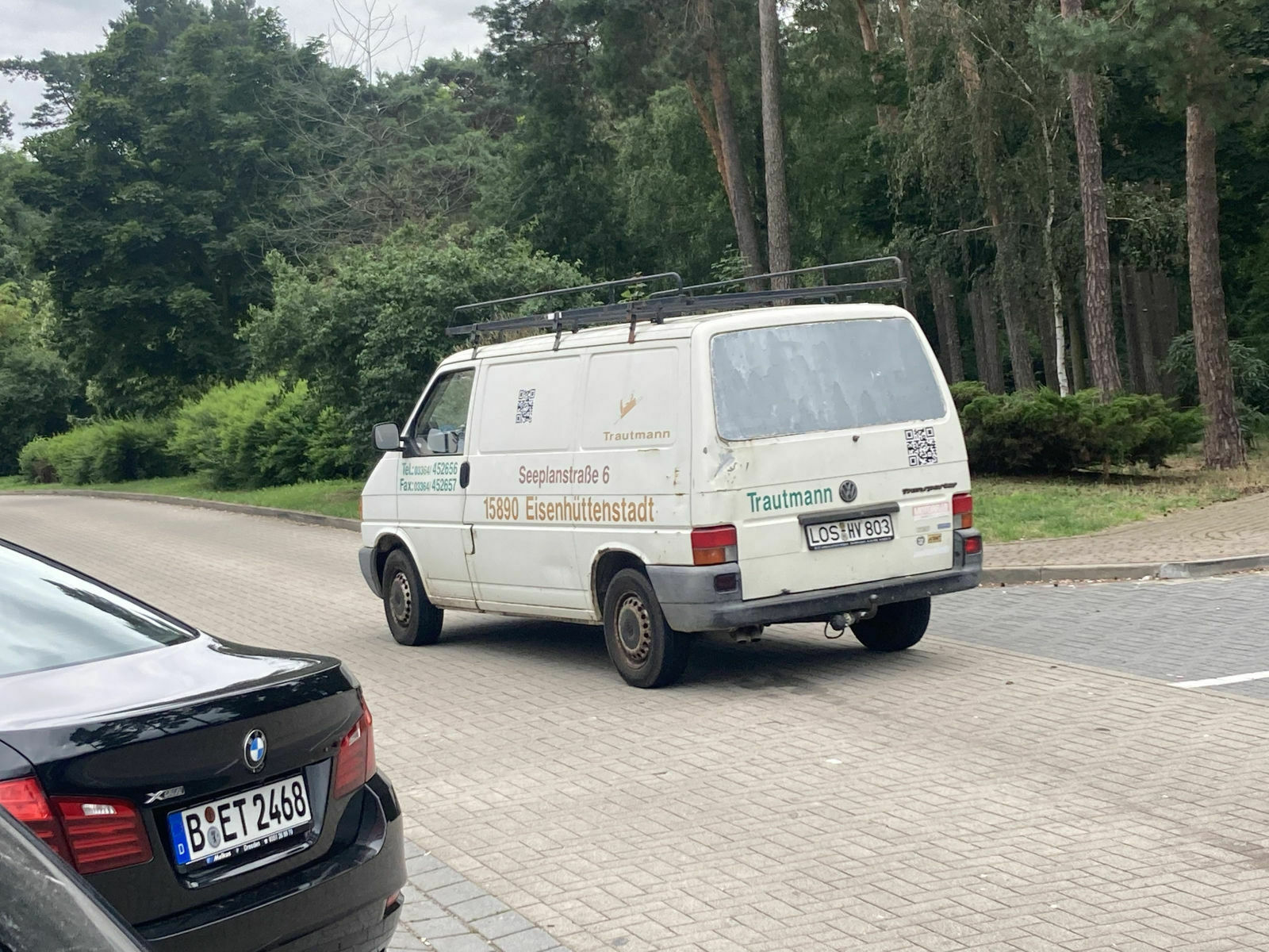 Der Schrottplatz - Spiegelsymmetrisch des Showrooms