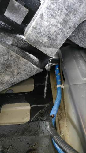 Unter dem handschuhfach