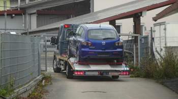 Mazda-323-3-verlaesst-unseren-hof