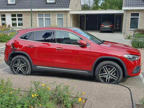 Auf den Parplatz zu Hause laden...