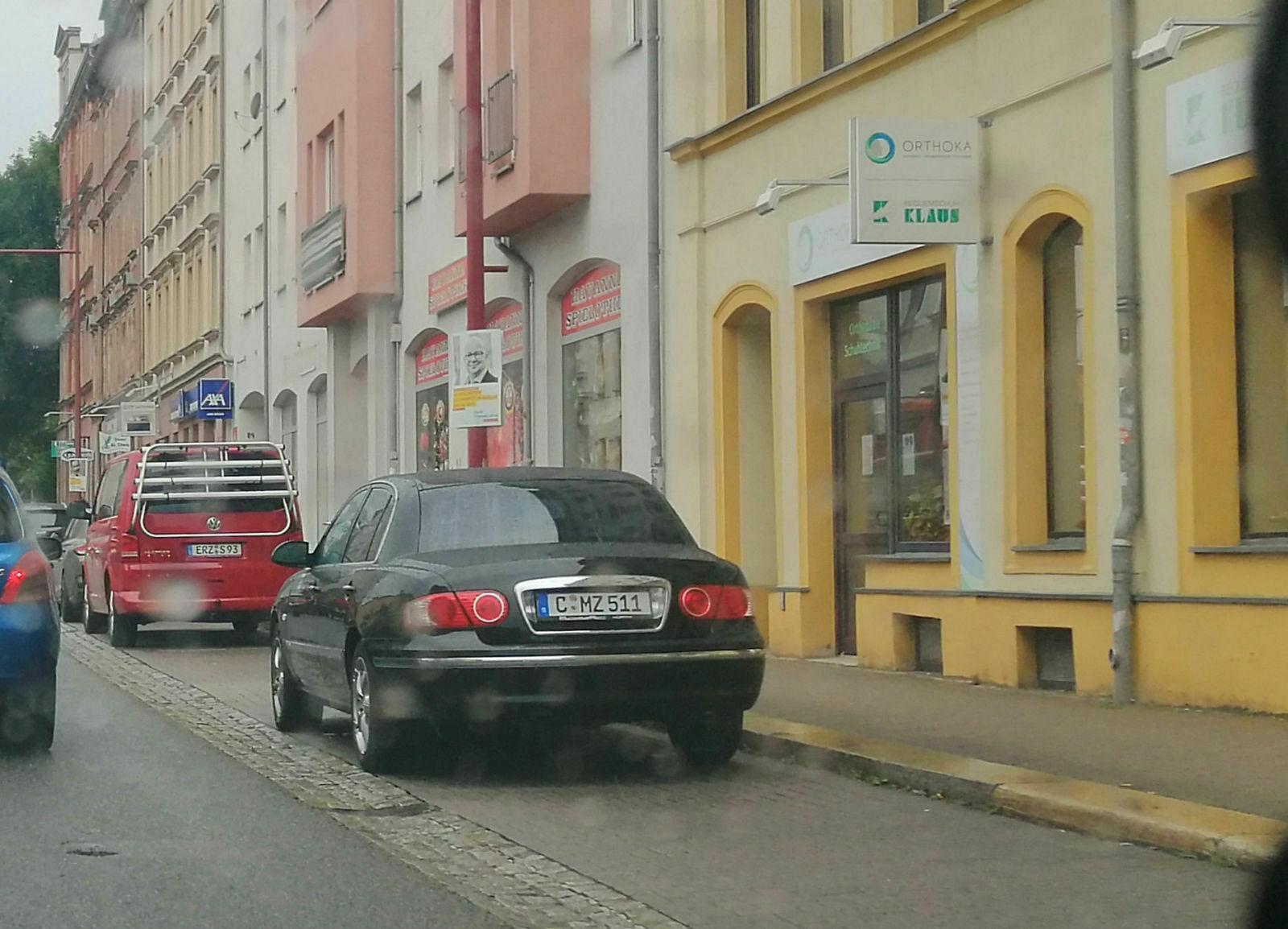 Der Schrottplatz - Spiegelsymmetrisch des Showrooms