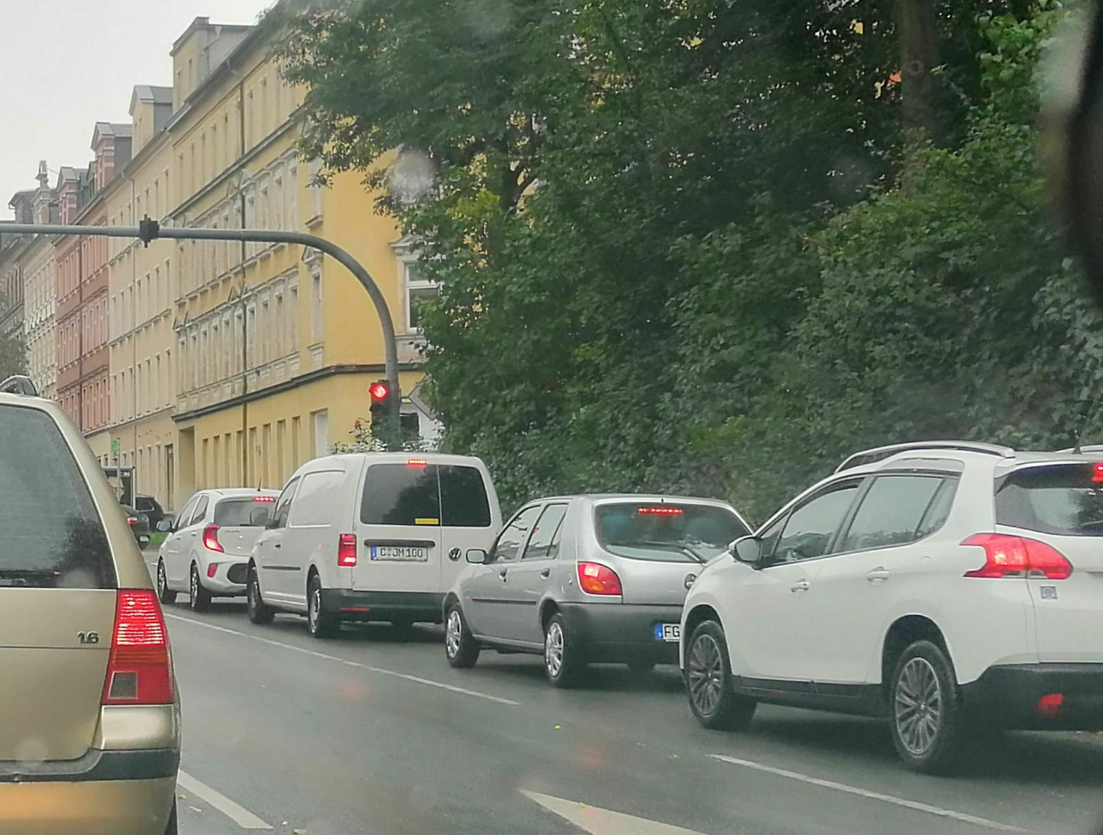 Der Schrottplatz - Spiegelsymmetrisch des Showrooms