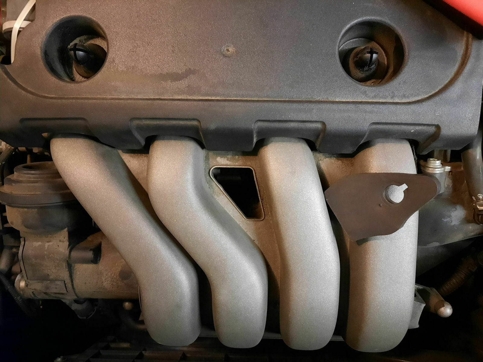 2.0 FSI, AXW, Ansaugbrücke ausbauen, aber wie? Bitte um Eure Hilfe!