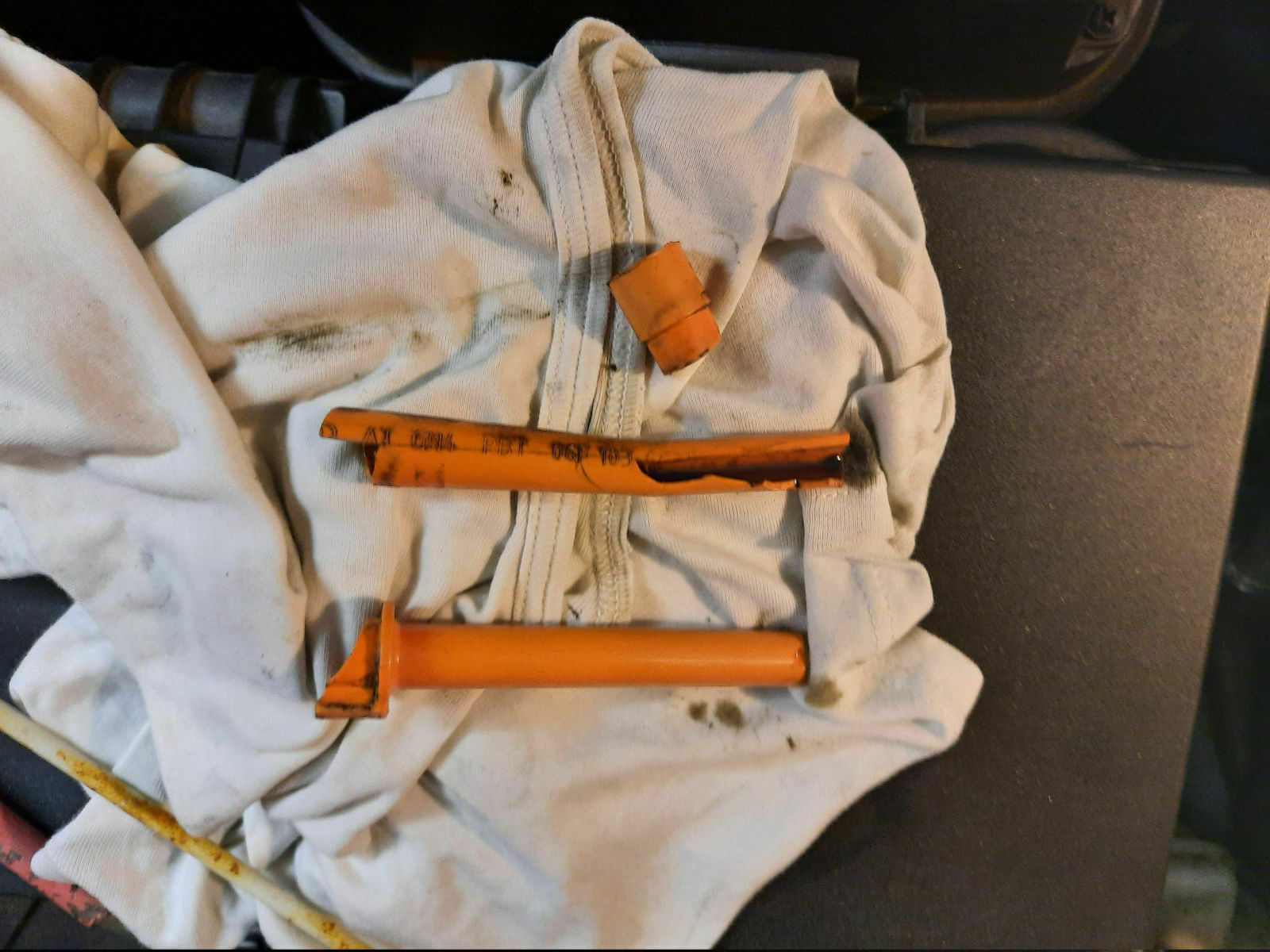 2.0 FSI, AXW, Ansaugbrücke ausbauen, aber wie? Bitte um Eure Hilfe!