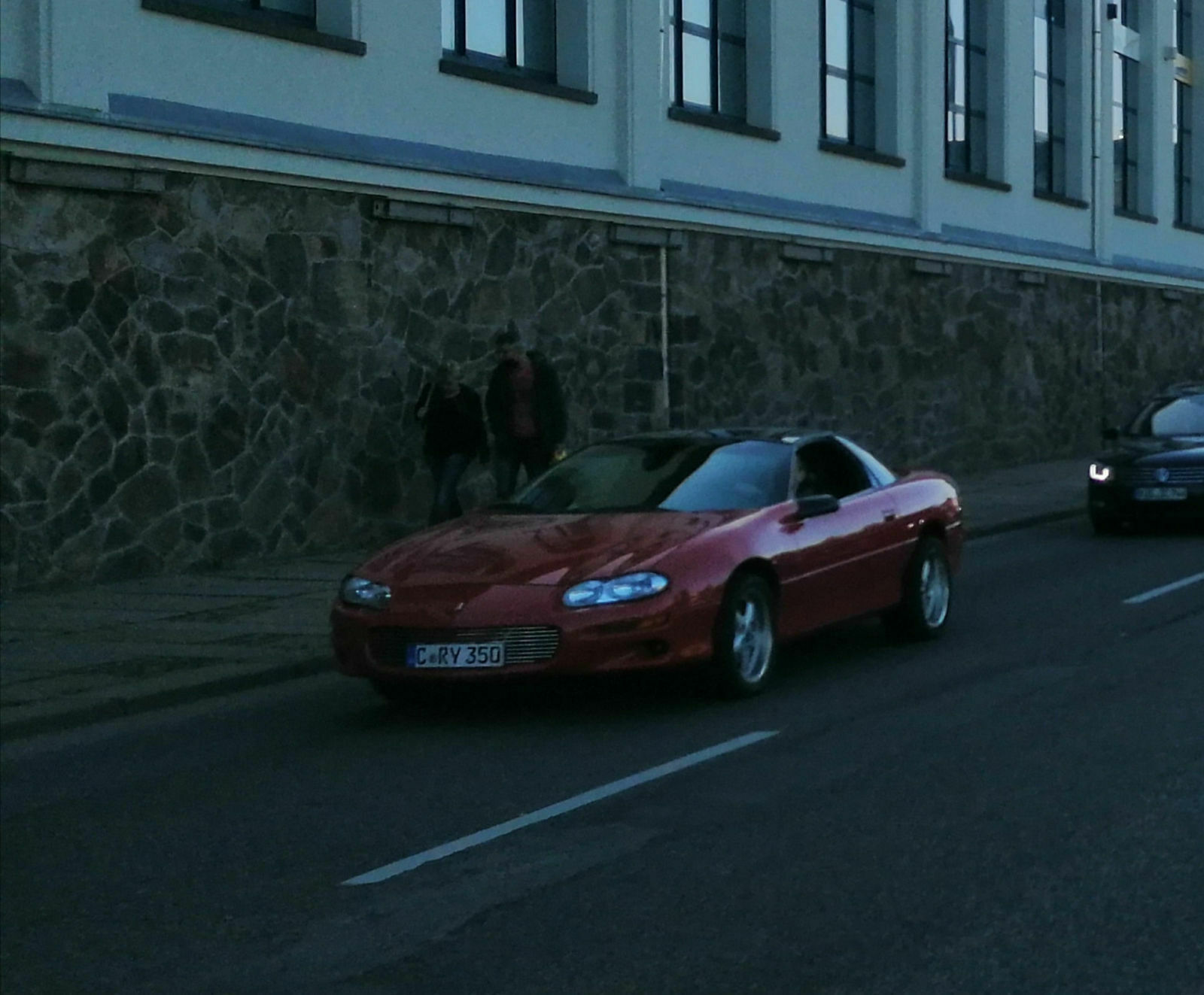 Der Schrottplatz - Spiegelsymmetrisch des Showrooms