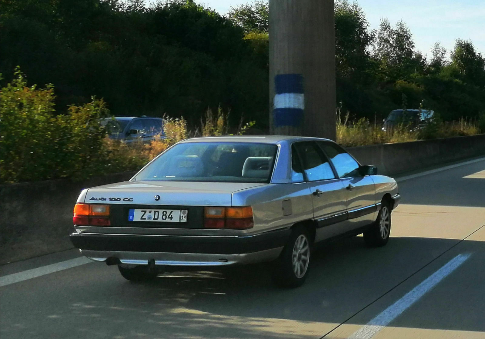 Der Schrottplatz - Spiegelsymmetrisch des Showrooms