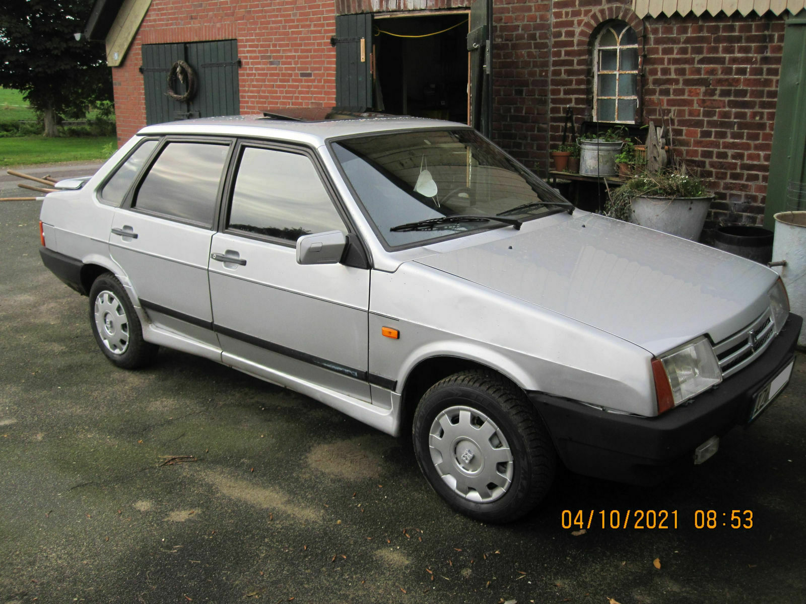 Der Schrottplatz - Spiegelsymmetrisch des Showrooms