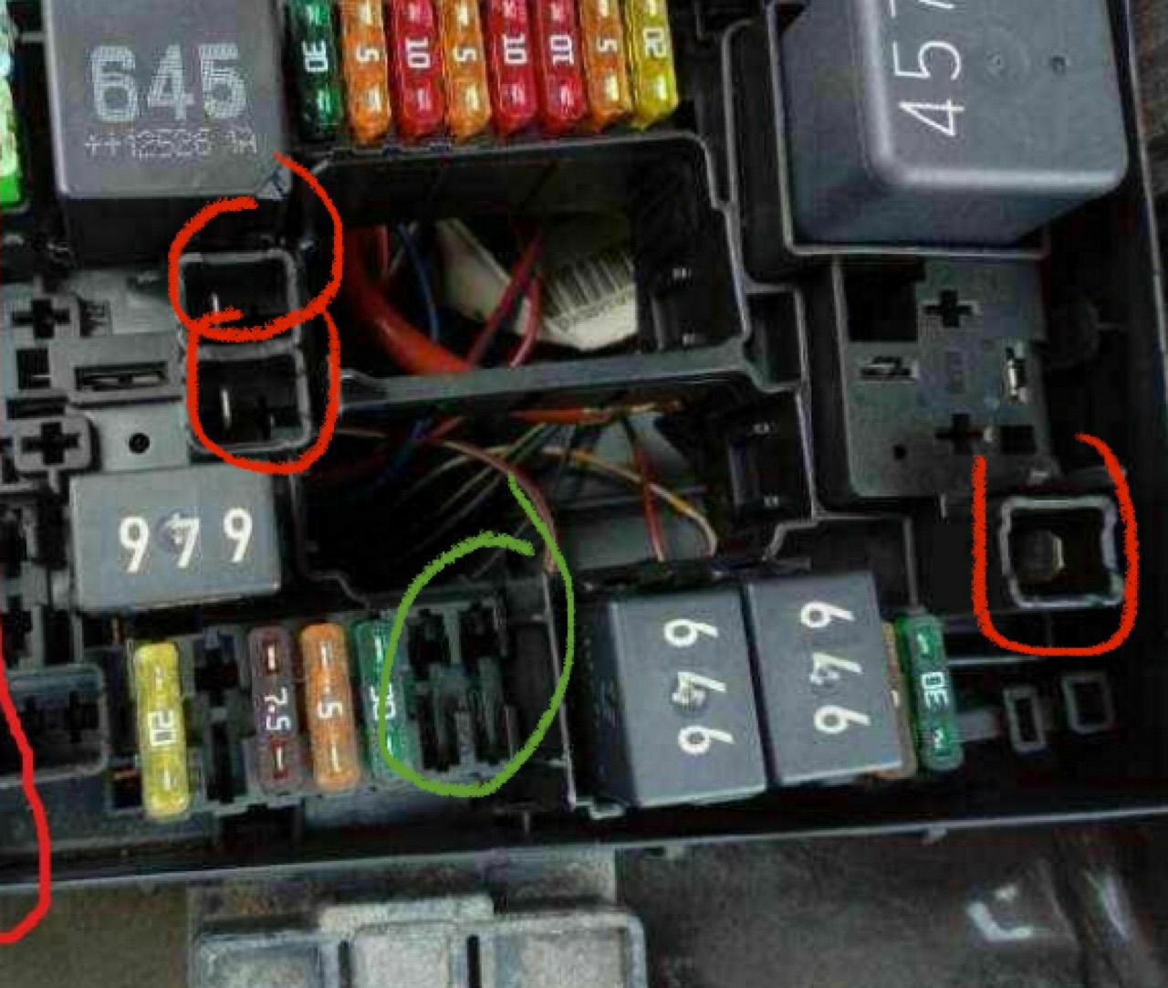 Stromanschluss Kofferraum Subwoofer