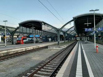 SBB-Vectron mit Güterzug