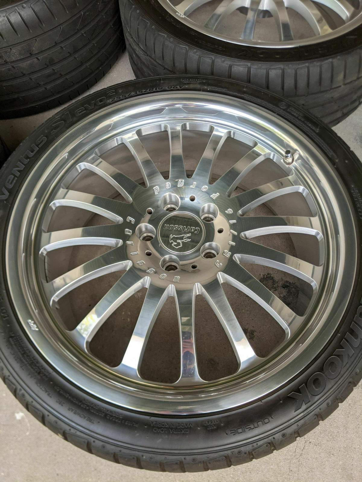Felgen Carlsson 1/16 Ultra Light mit Sommerreifen 19 Zoll Biete