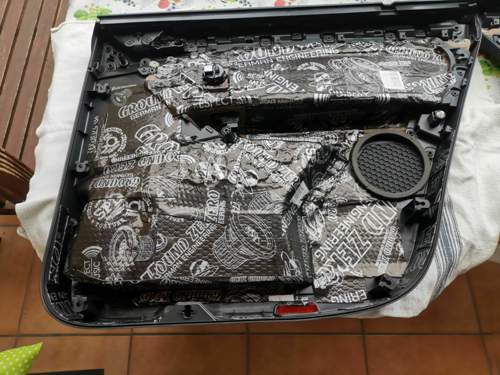 Türverkleidung mit Alubutyl