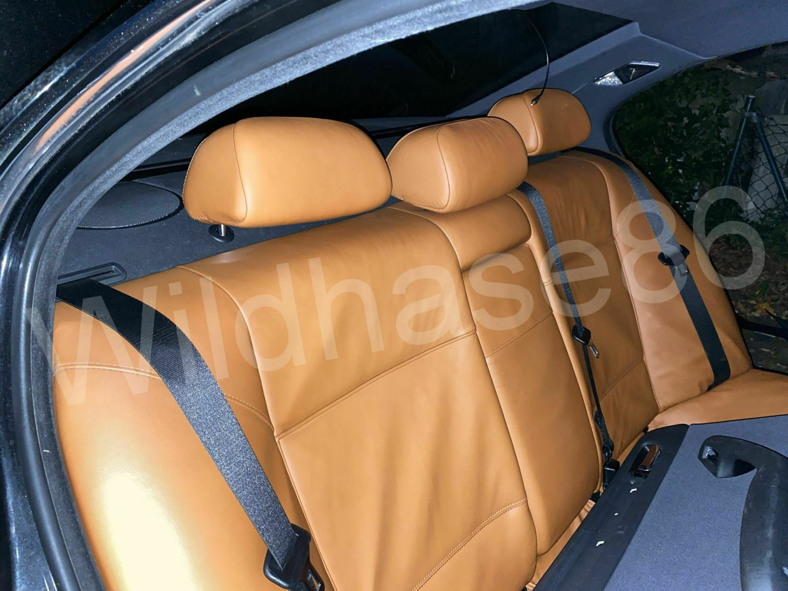 Dritte Kopfstütze im Fond mit Dreipunktgurt