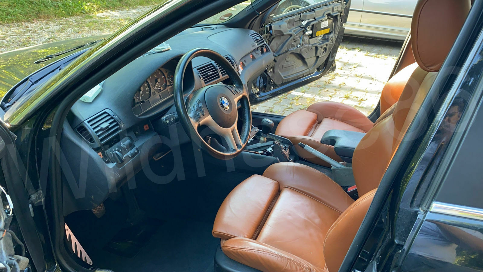 Es fehlen die Türverkleidungen