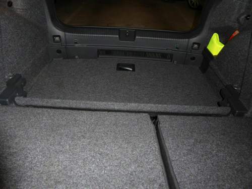 Kofferaumboden in unterer Lage