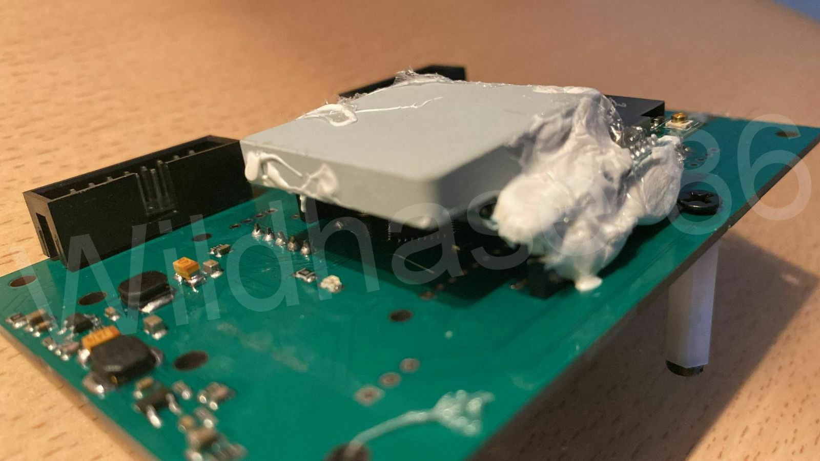 China Platine mit extrem viel weißen Klebstoff