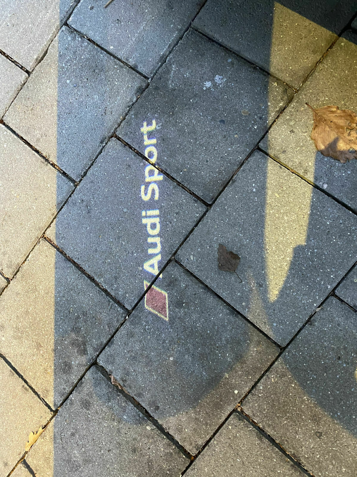 Bodenprojektion Audi Logo