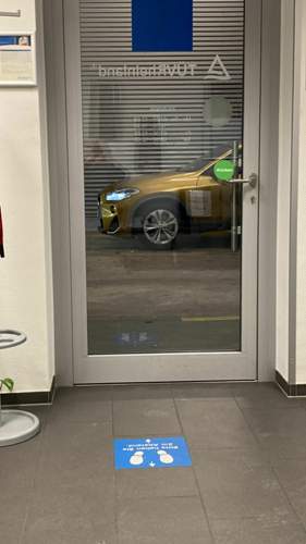 Rein in die TUeV Pruefstelle.jpg