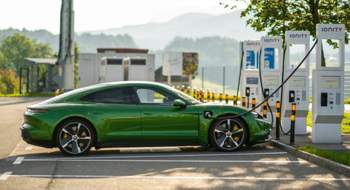 Porsche-taycan-charging