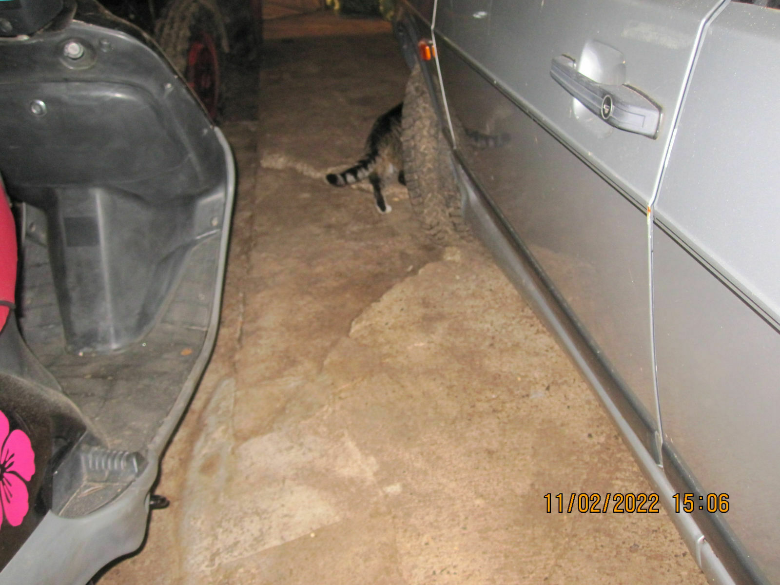 Der Schrottplatz - Spiegelsymmetrisch des Showrooms