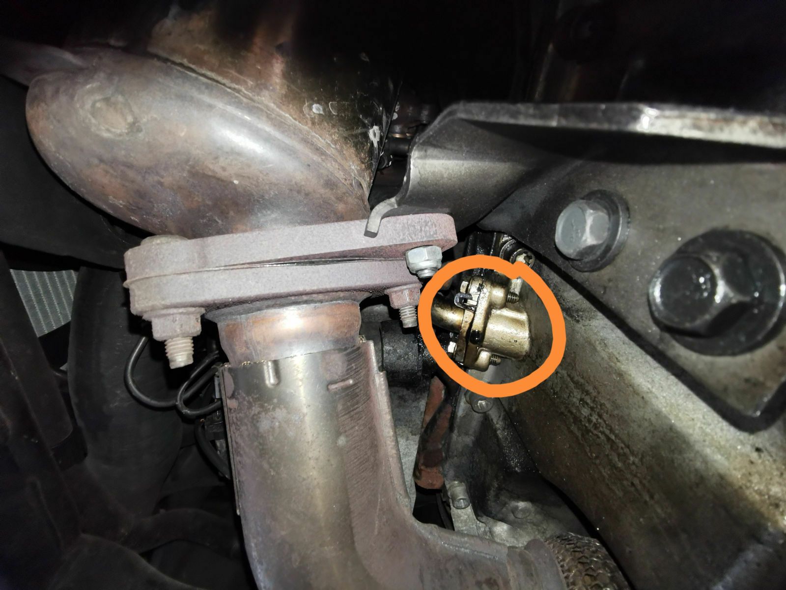 Rauch aus den Motorraum