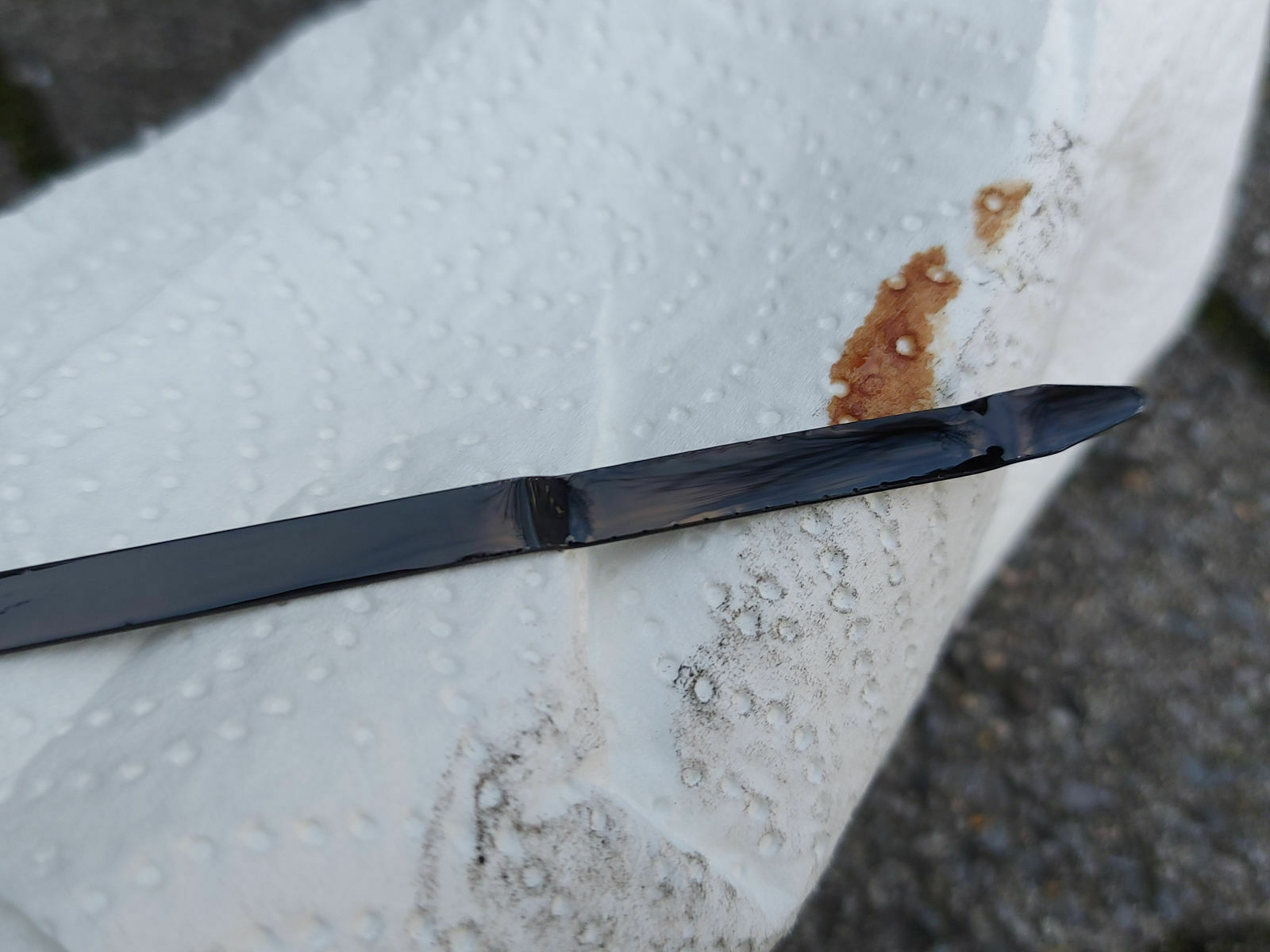 Wie misst man bei diesem Stab richtig den Ölstand?