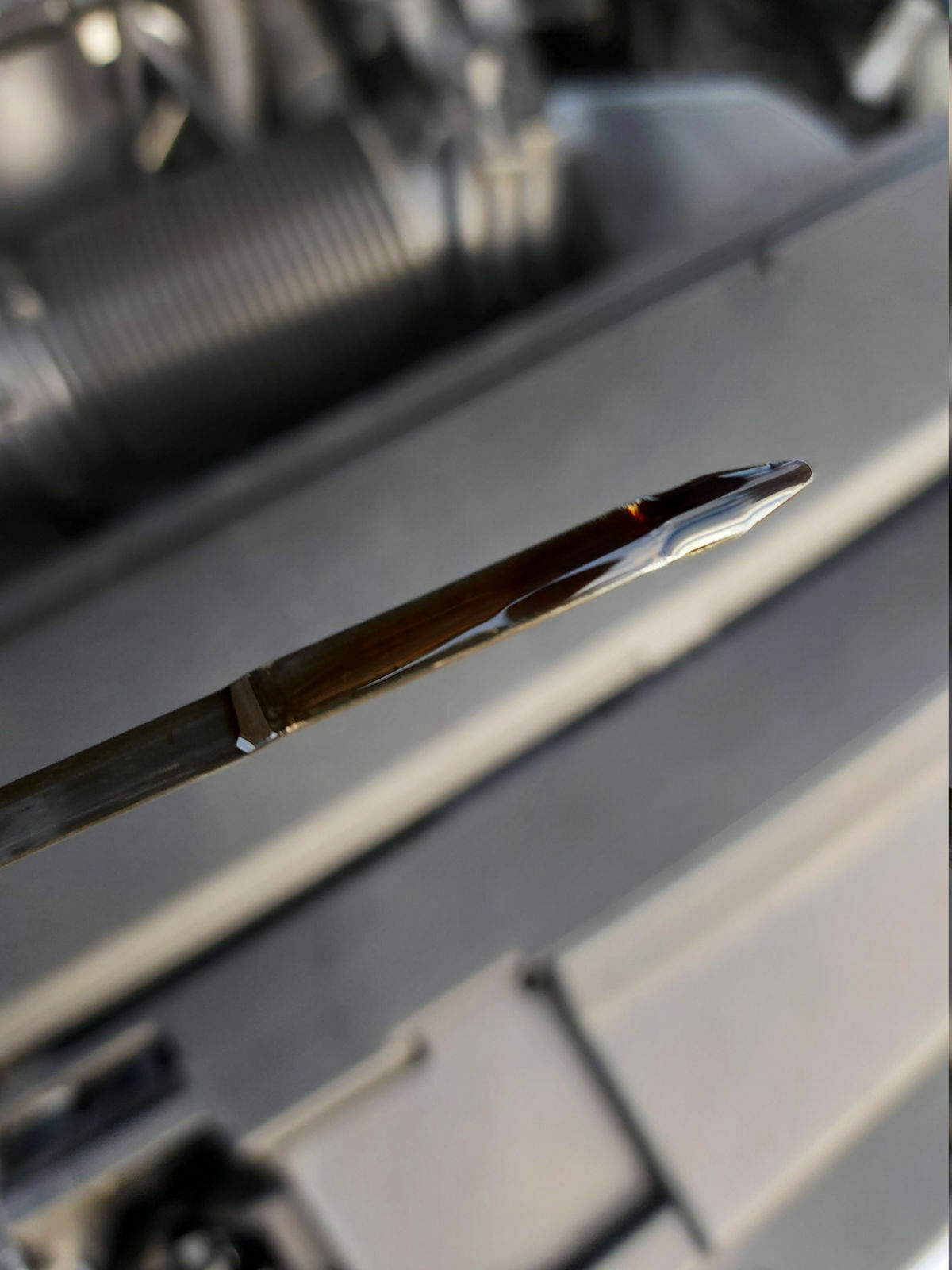 Wie misst man bei diesem Stab richtig den Ölstand?