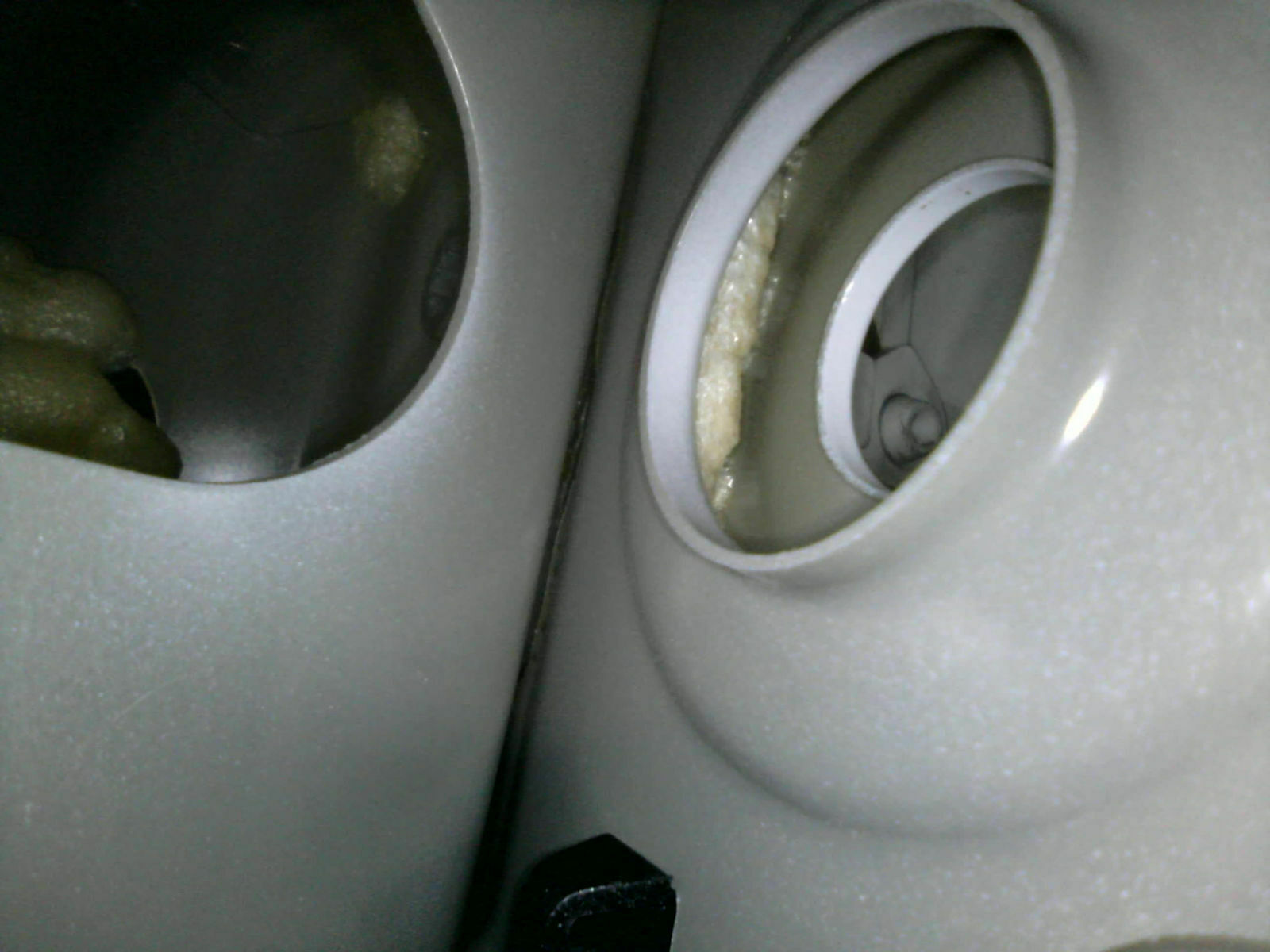 Wassereintritt im Fußraum des Beifahrers / an der Beifahrertür