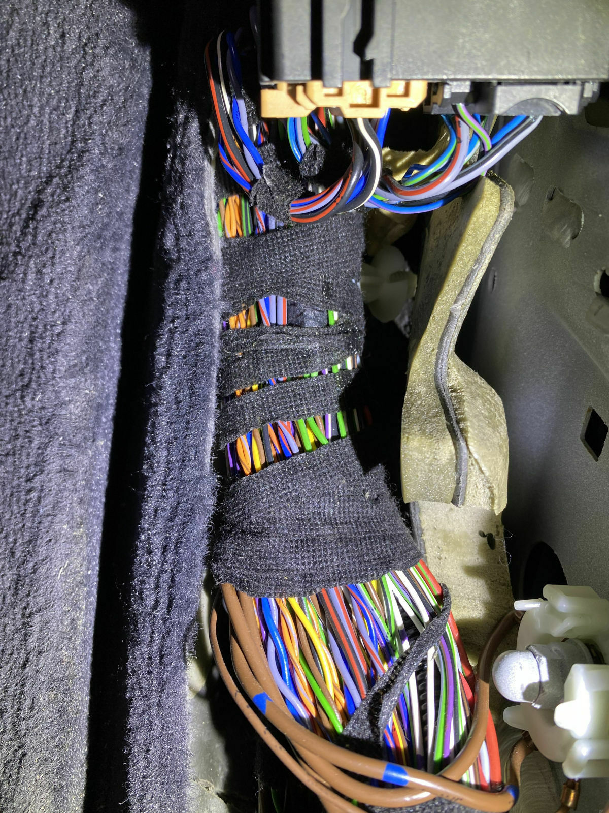 Wassereintritt im Fußraum des Beifahrers / an der Beifahrertür