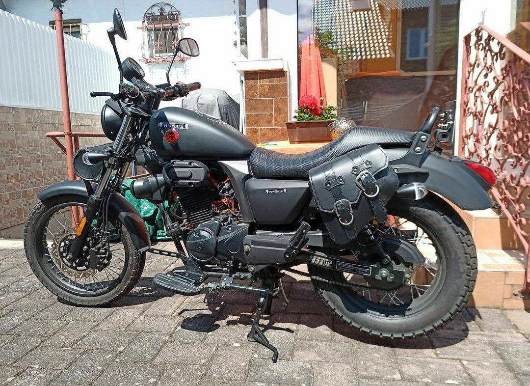 Meine erste 125ccm ist eine Junak M12 Vintage