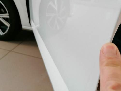 Lacknase an der Kante